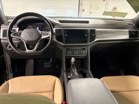 Used 2020 Volkswagen Atlas Cross Sport SE w/ Panoramic Sunroof Package AWD/4WD image 28