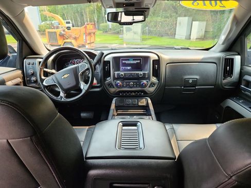 Used 2018 Chevrolet Silverado 1500 LTZ Z71 w/ LTZ Plus Package AWD/4WD image 21