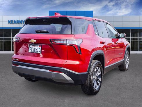 Used 2026 Chevrolet Equinox LT w/ Safety and Technology Package image 6