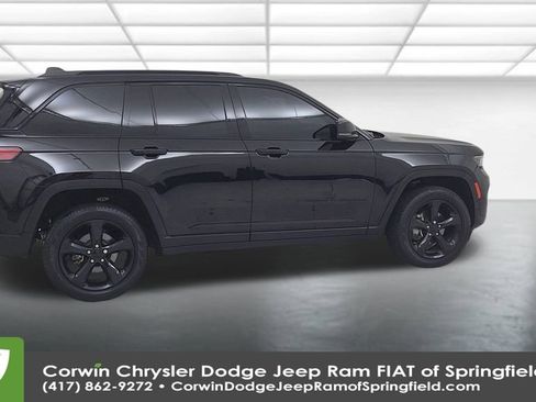 Certified 2023 Jeep Grand Cherokee Limited w/ Black Appearance Package image 16