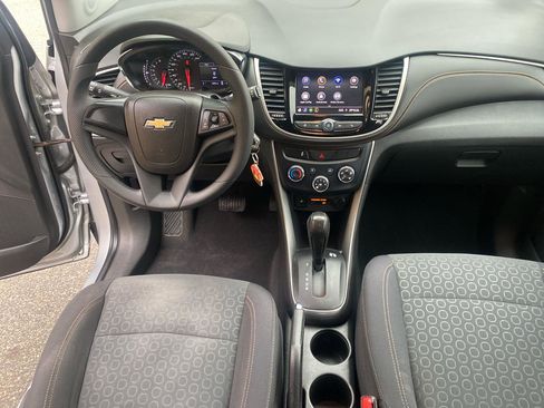 Used 2020 Chevrolet Trax LS image 21