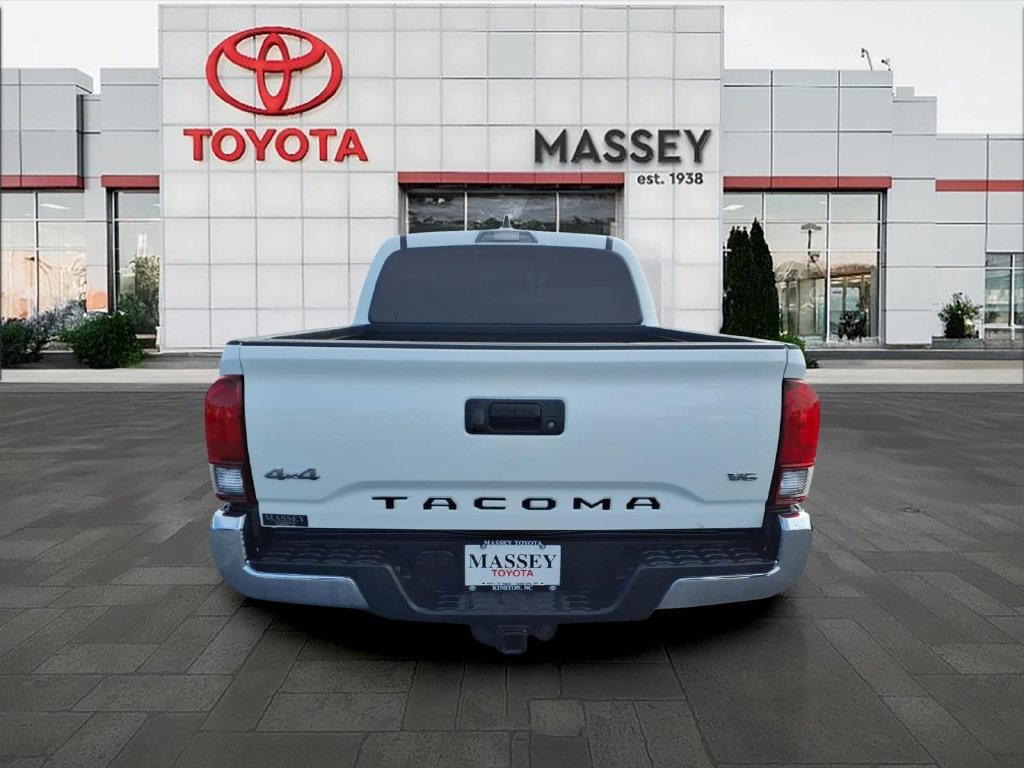 Used 2023 Toyota Tacoma SR5 AWD/4WD image 4
