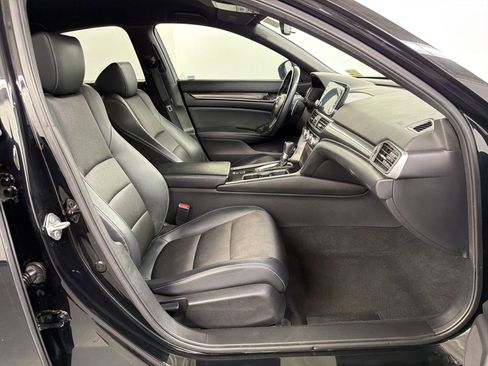 Used 2018 Honda Accord Sport image 28