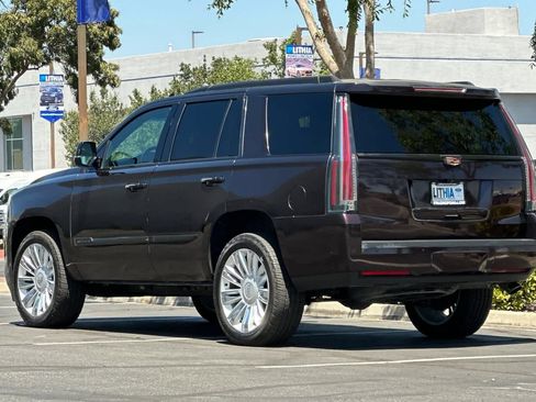 Used 2018 Cadillac Escalade Platinum AWD/4WD image 7