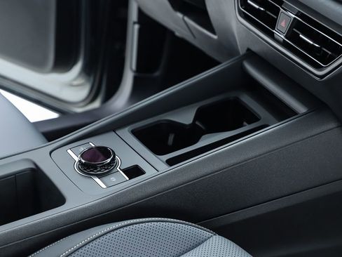 New 2025 Volkswagen Tiguan SE image 33