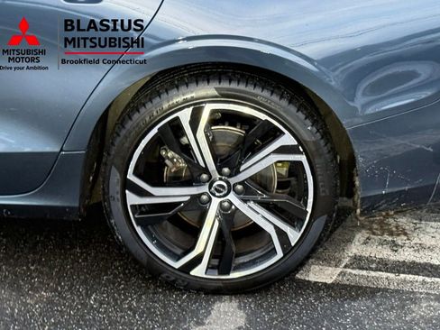 Used 2025 Volvo S60 B5 Core image 18
