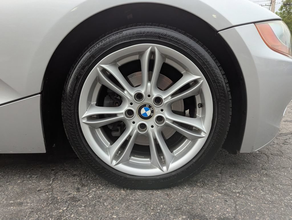 Used 2004 BMW Z4 3.0i RWD image 45