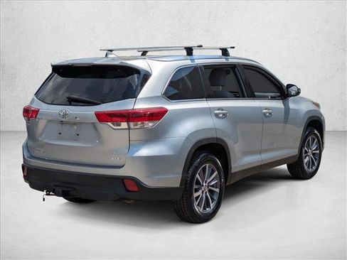 Used 2019 Toyota Highlander XLE image 5