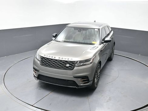 Used 2018 Land Rover Range Rover Velar R-Dynamic HSE AWD/4WD image 18