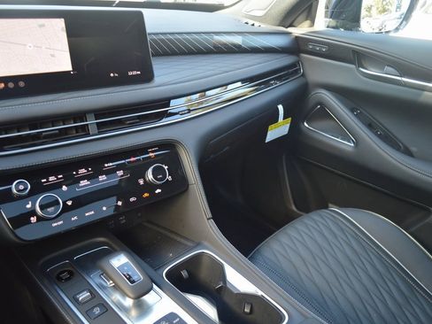 Certified 2026 INFINITI QX60 Autograph w/ Dark Cargo Package image 22