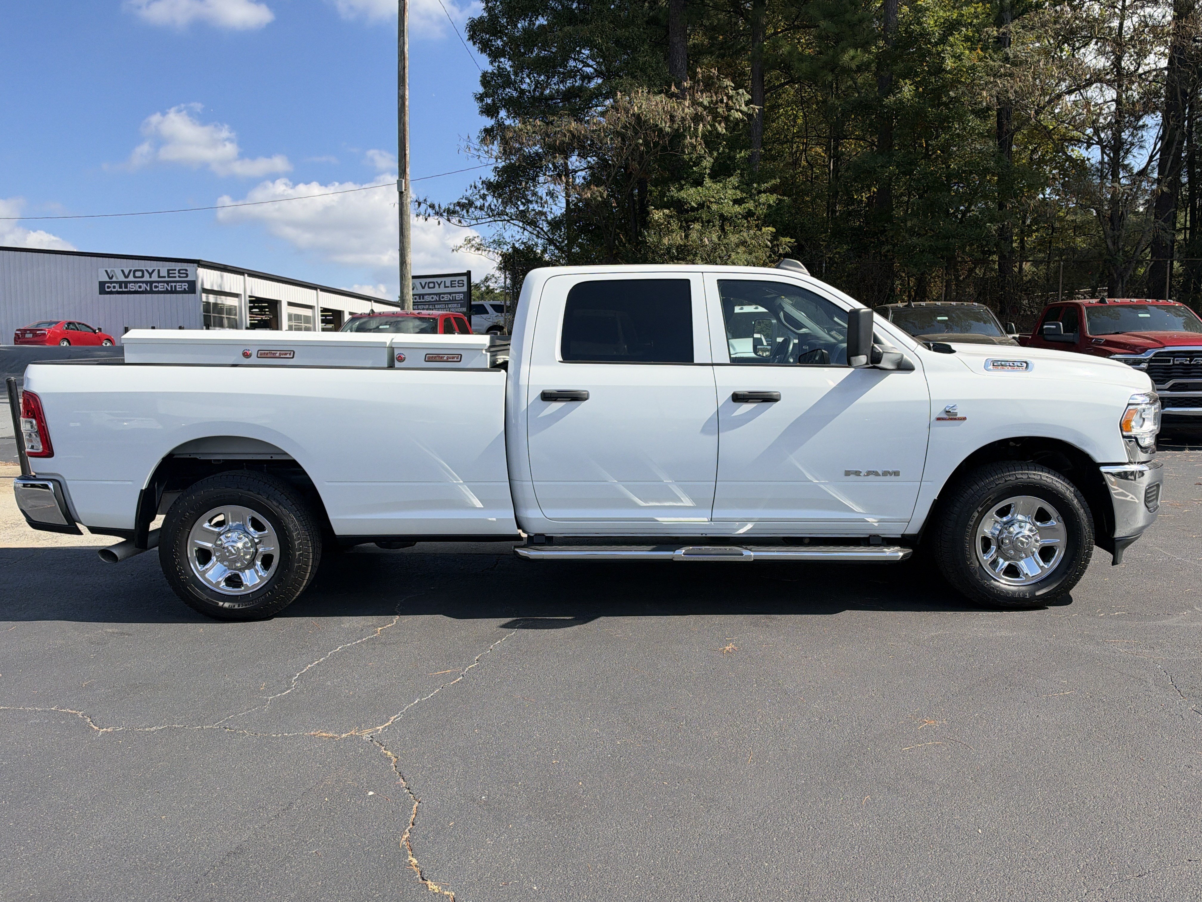 Used 2022 RAM 2500 Tradesman w/ Chrome Appearance Group RWD image 9
