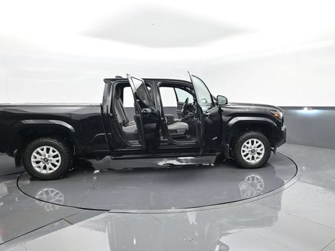 Used 2024 Toyota Tacoma SR5 AWD/4WD image 28