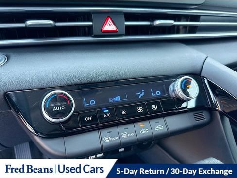 Used 2025 Hyundai Elantra Hybrid FWD image 17