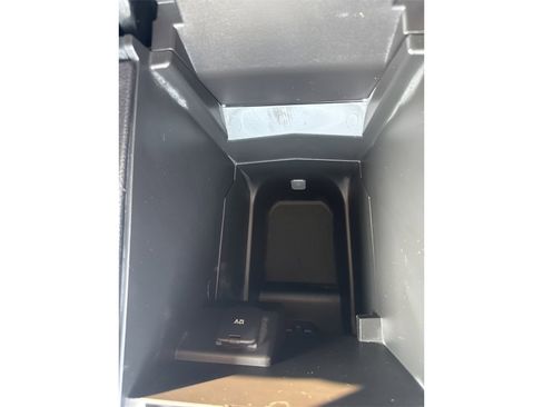 Used 2020 Ford Edge Titanium image 38