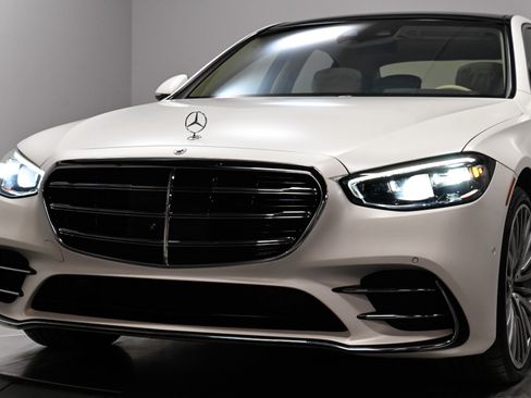 Used 2023 Mercedes-Benz S 580 4MATIC Sedan w/ AMG Line image 48