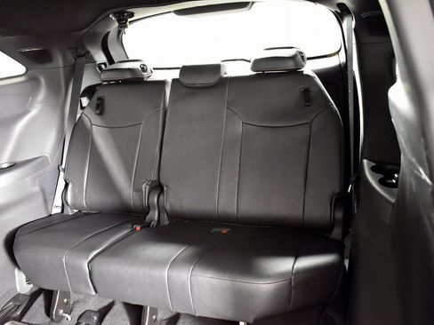 Used 2025 Toyota Sienna XSE w/ XSE Plus Package image 17