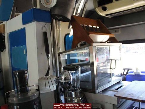 Used 2006 Ford E-450 and Econoline 450 RWD image 12
