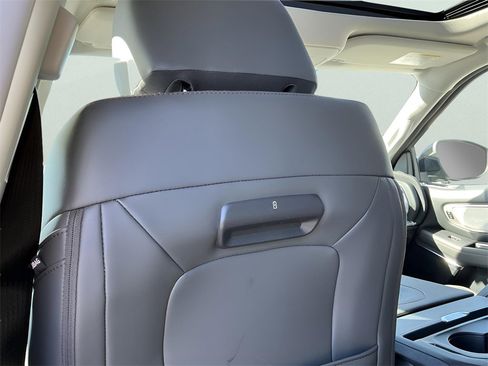 New 2025 Ford Expedition Max Active image 30