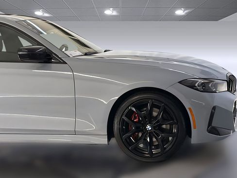 Used 2025 BMW 330i Sedan w/ M Sport Package image 20