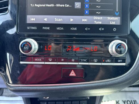 Used 2020 Mitsubishi Outlander AWD image 24
