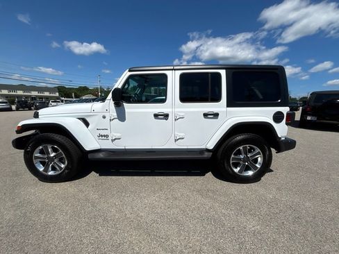 Used 2021 Jeep Wrangler Unlimited Sahara w/ Cold Weather Group AWD/4WD image 2