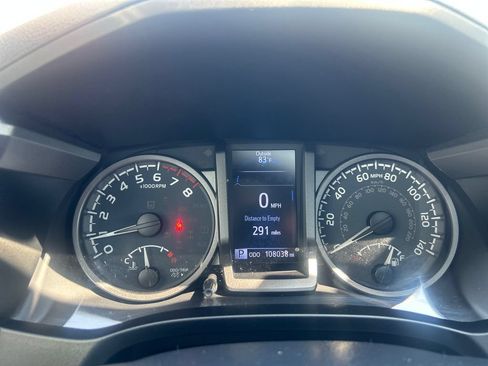 Used 2020 Toyota Tacoma TRD Off-Road w/ TRD Premium Off Road Package AWD/4WD image 16