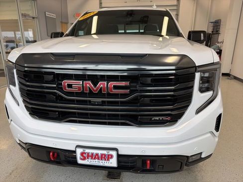 Used 2024 GMC Sierra 1500 AT4 w/ Technology Package image 5