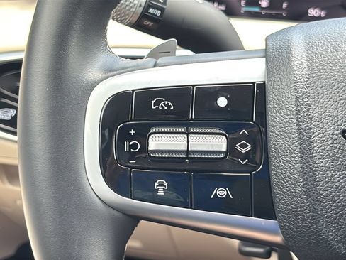 Certified 2026 Genesis GV70 2.5T AWD/4WD image 26