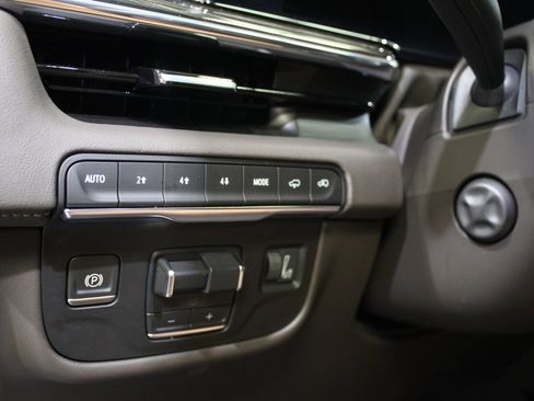 Used 2023 Cadillac Escalade ESV Premium Luxury w/ Performance Package AWD/4WD image 32