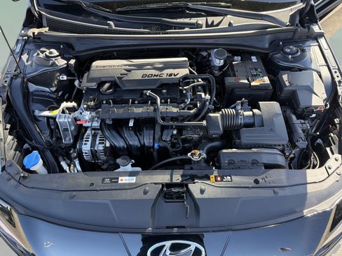 Used 2023 Hyundai Elantra SEL w/ Convenience Package FWD image 10