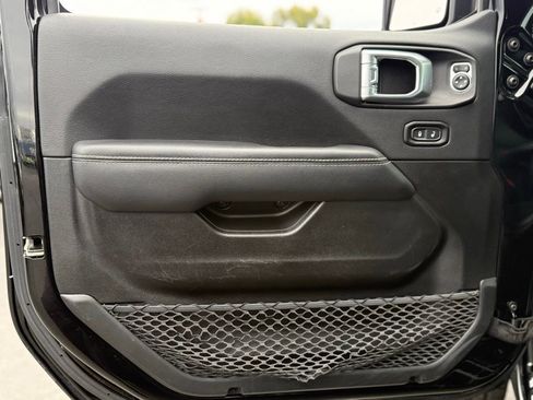 Used 2023 Jeep Wrangler Unlimited Sahara image 16