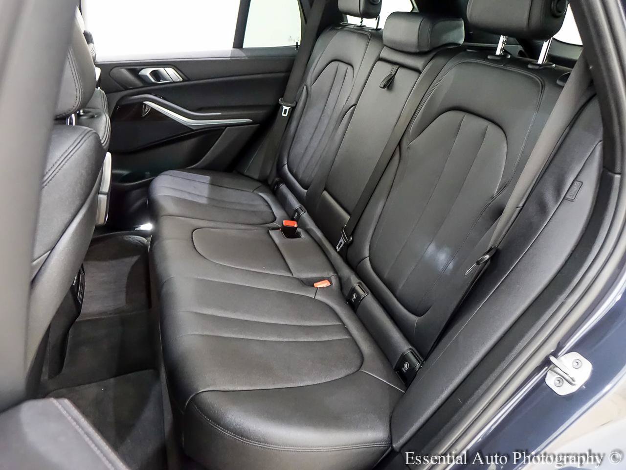 Used 2021 BMW X5 xDrive40i w/ Convenience Package AWD/4WD image 16