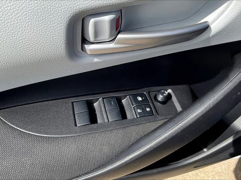 Used 2026 Toyota Corolla SE FWD image 31