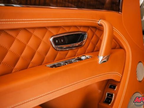 Used 2017 Bentley Bentayga image 70