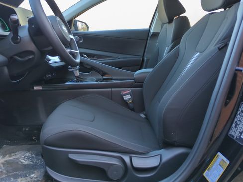 New 2026 Hyundai Elantra Blue image 8