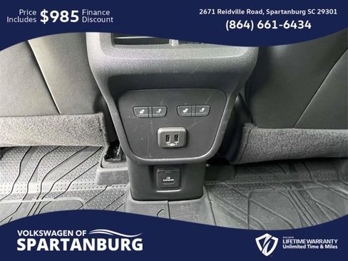 Used 2023 Chevrolet Equinox Premier image 11