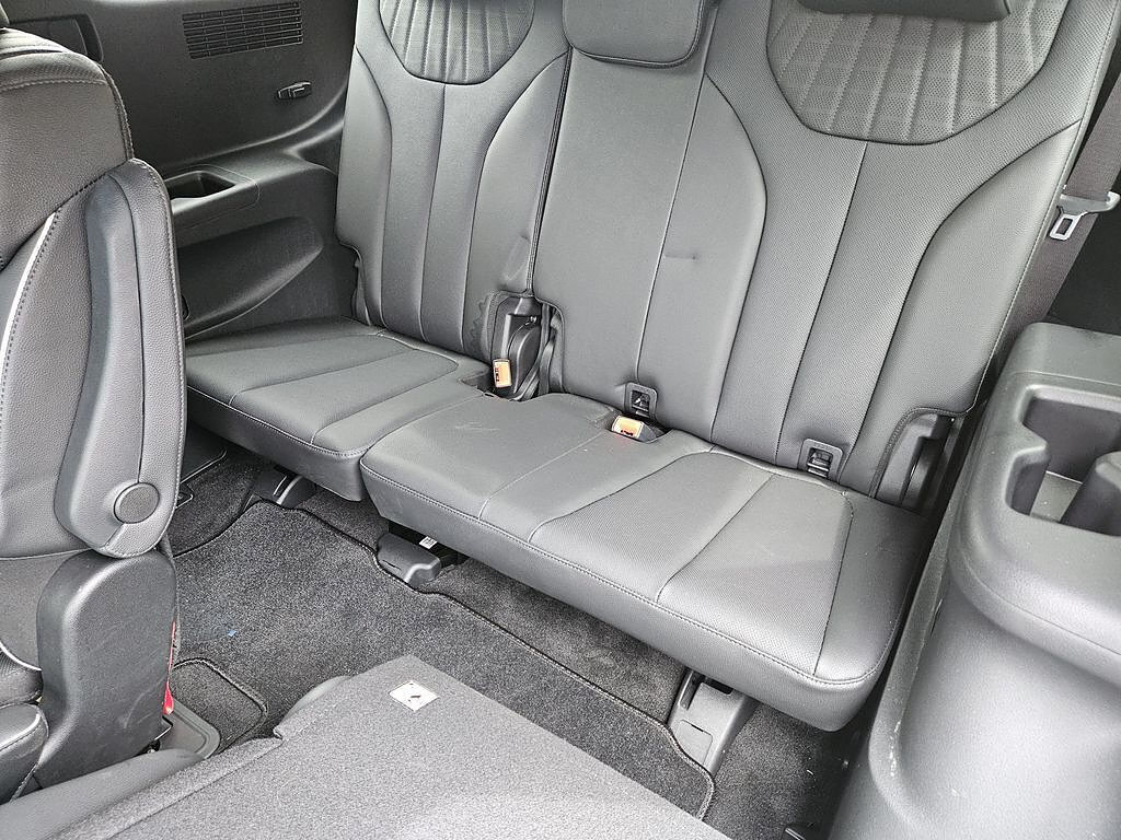 Used 2025 Hyundai Palisade Limited FWD image 22