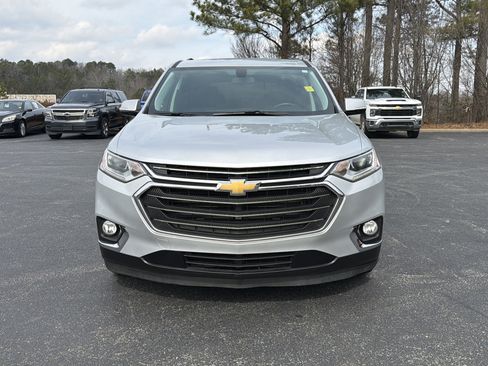Used 2018 Chevrolet Traverse LT image 2