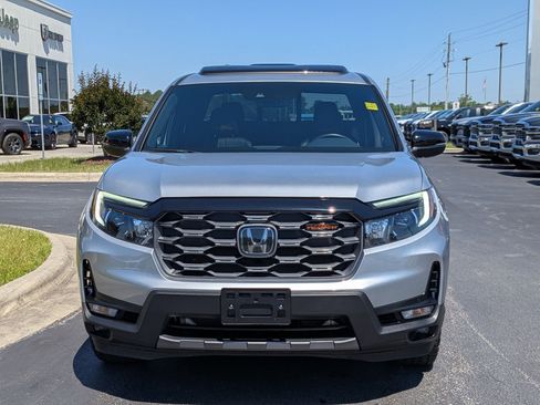Used 2025 Honda Ridgeline TrailSport image 2