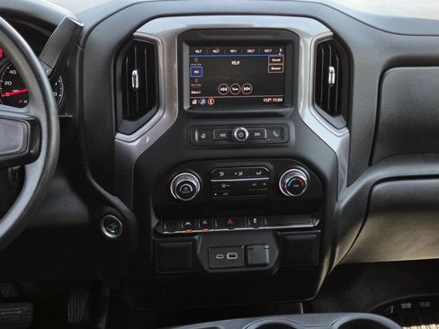 Used 2022 Chevrolet Silverado 1500 W/T AWD/4WD image 10