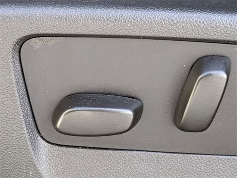 Used 2023 Buick Envision Essence image 22