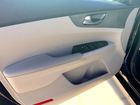 Used 2020 Kia Forte LXS image 11