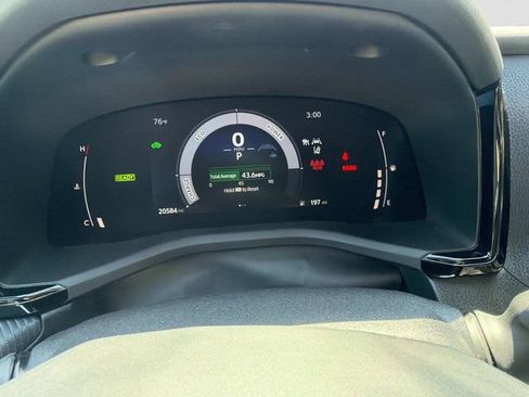 Used 2025 Toyota Camry SE FWD image 27