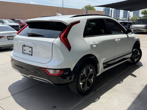 Used 2025 Kia Niro Wind FWD image 4