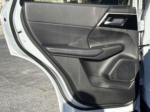 New 2025 Mitsubishi Outlander SE AWD/4WD image 12