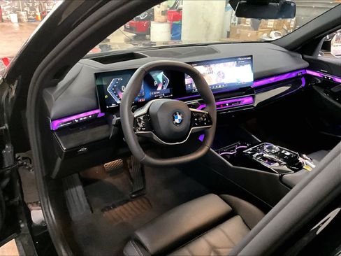 Used 2026 BMW 540i xDrive w/ Executive Package AWD/4WD image 15