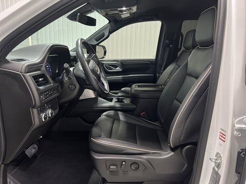 Used 2022 GMC Yukon SLT w/ SLT Luxury Package image 18