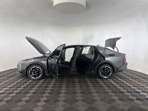 Certified 2025 Kia K4 EX image 11