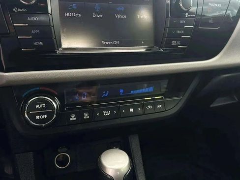 Used 2014 Toyota Corolla LE image 38