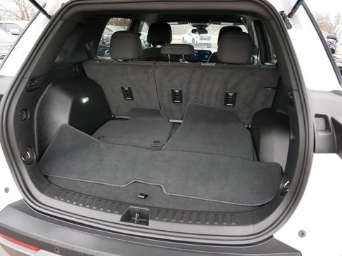 Used 2025 Chevrolet Equinox LT AWD/4WD image 14